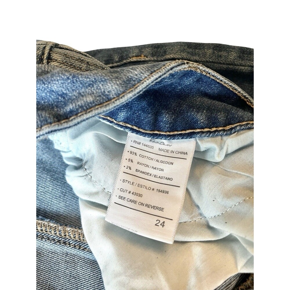 KanCan Boutique Flare Jeans Women’s Size 24 Light Wash Raw Hem Stretch Denim - Picture 4 of 7